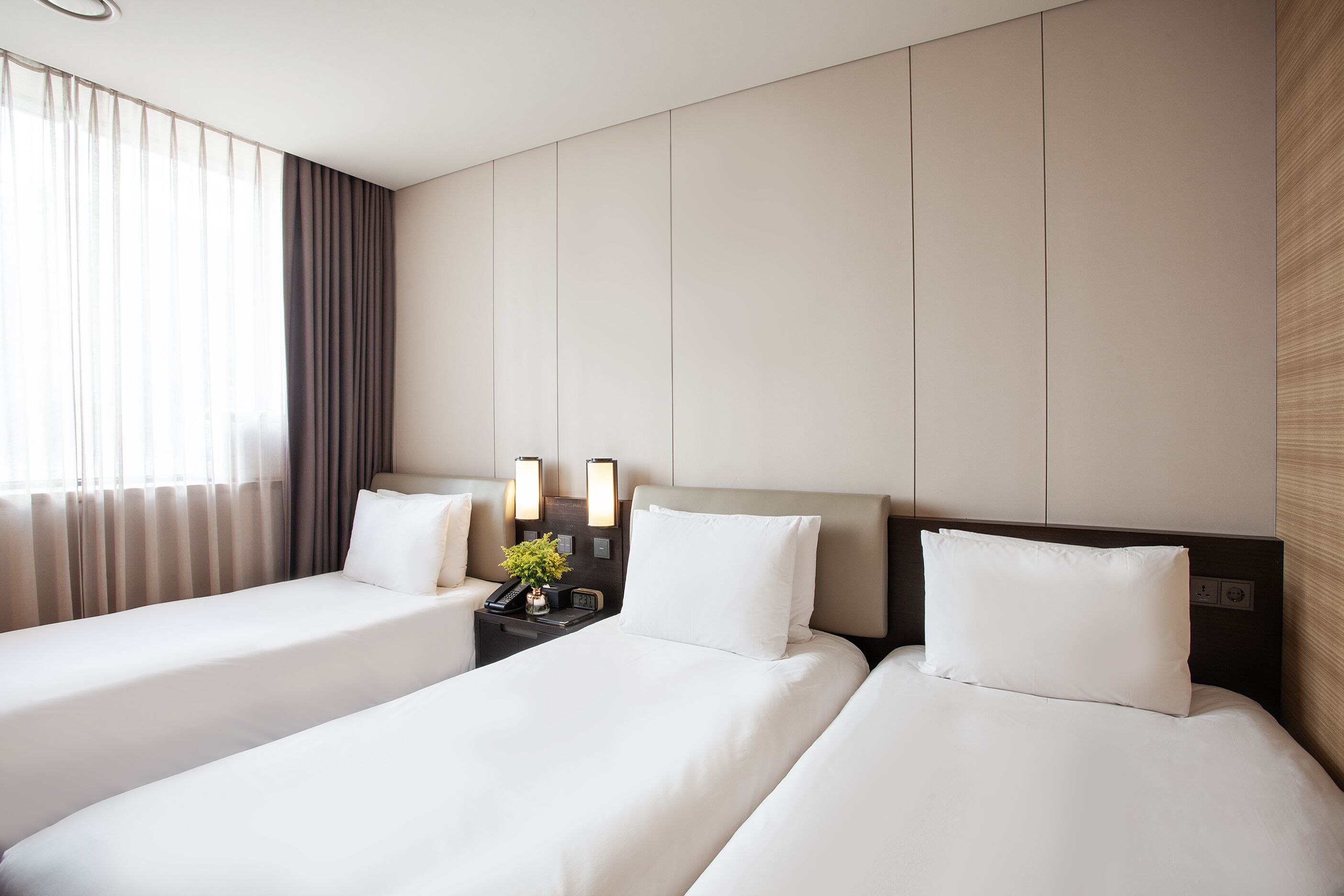 deluxe triple room | 1 bedroom, premium bedding, down duvets, pillow-top beds