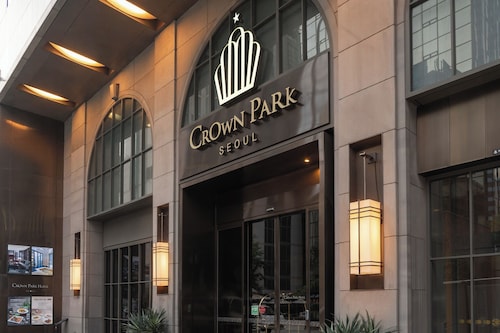 Crown Park Hotel