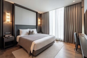 Premium bedding, down duvets, pillow-top beds, in-room safe - Crown Park Hotel Seoul Myeongdong (Seoul)