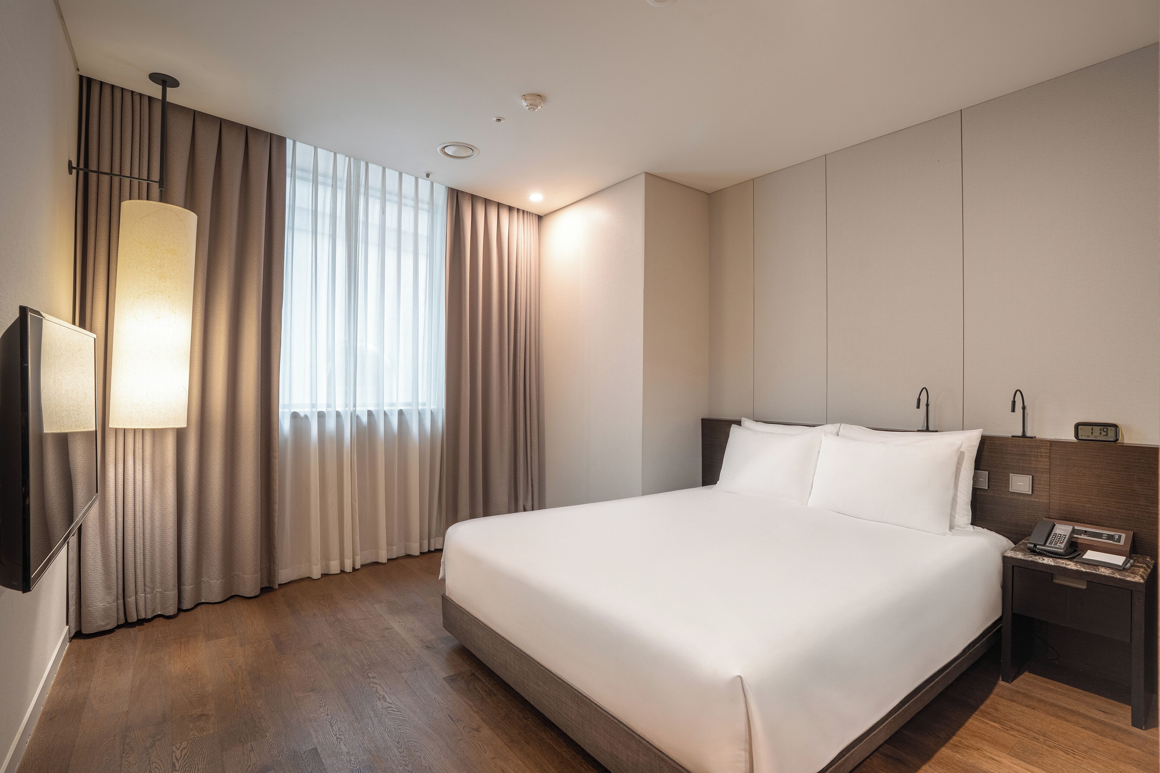 Standard Double Room (Accessible - Lower Level) | Premium bedding, down comforters, pillowtop beds, in-room safe