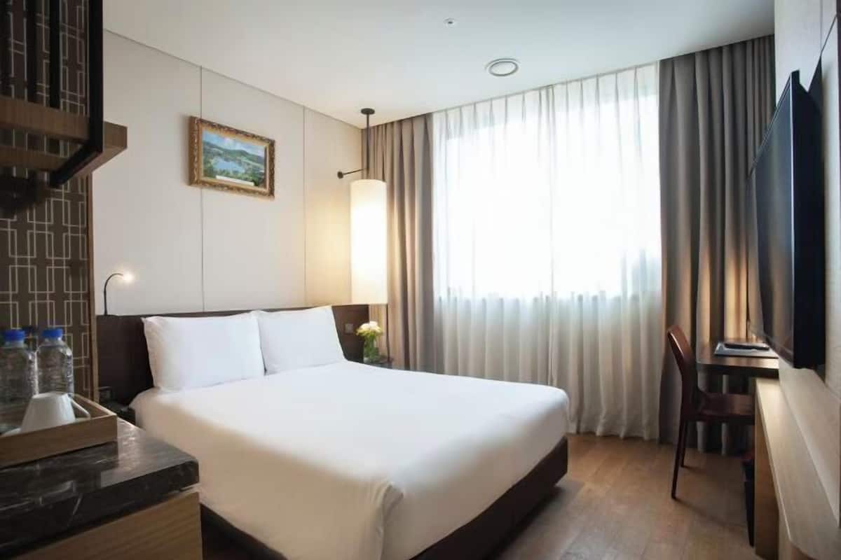 1 bedroom, premium bedding, down duvets, pillow-top beds
