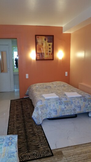 Premium bedding, desk, free cribs/infant beds, free WiFi - Hôtel des Voyageurs (Montpellier)