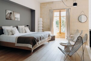 Premium bedding, pillowtop beds, in-room safe, individually decorated