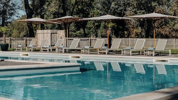 Seasonal outdoor pool, pool umbrellas, sun loungers