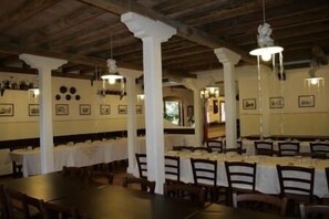 Breakfast, lunch and dinner served - Locanda Antico Fighèr (Musile di Piave)
