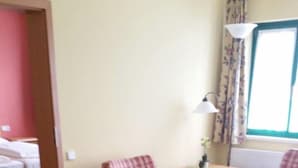 Suite, Balcony
