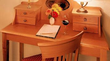 Comfort Double Room | Premium bedding, in-room safe, desk, free cribs/infant beds