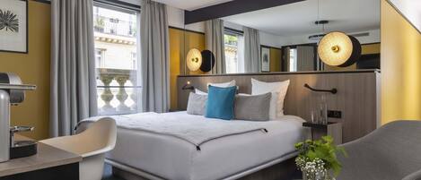 Kamar Eksekutif | Minibar, brankas, meja kerja, dan kedap suara