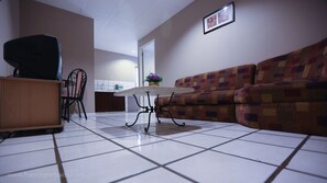 Family 2 Suite | In-room safe, desk, free WiFi