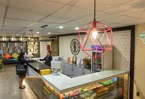 入住/退房自助服务终端