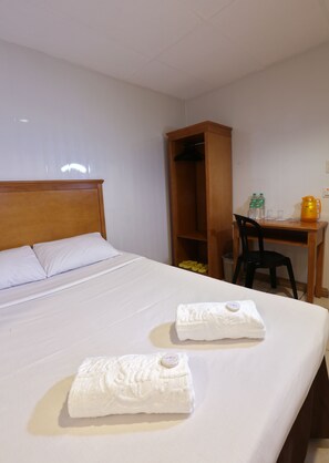 Junior Room, No Windows - Value Star Inn (Dagupan)