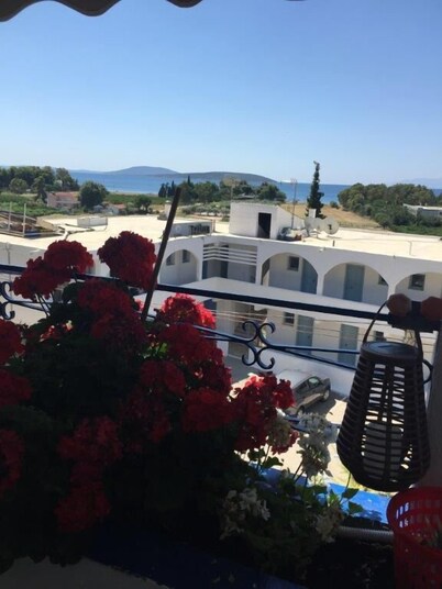 Alexandros Apartments