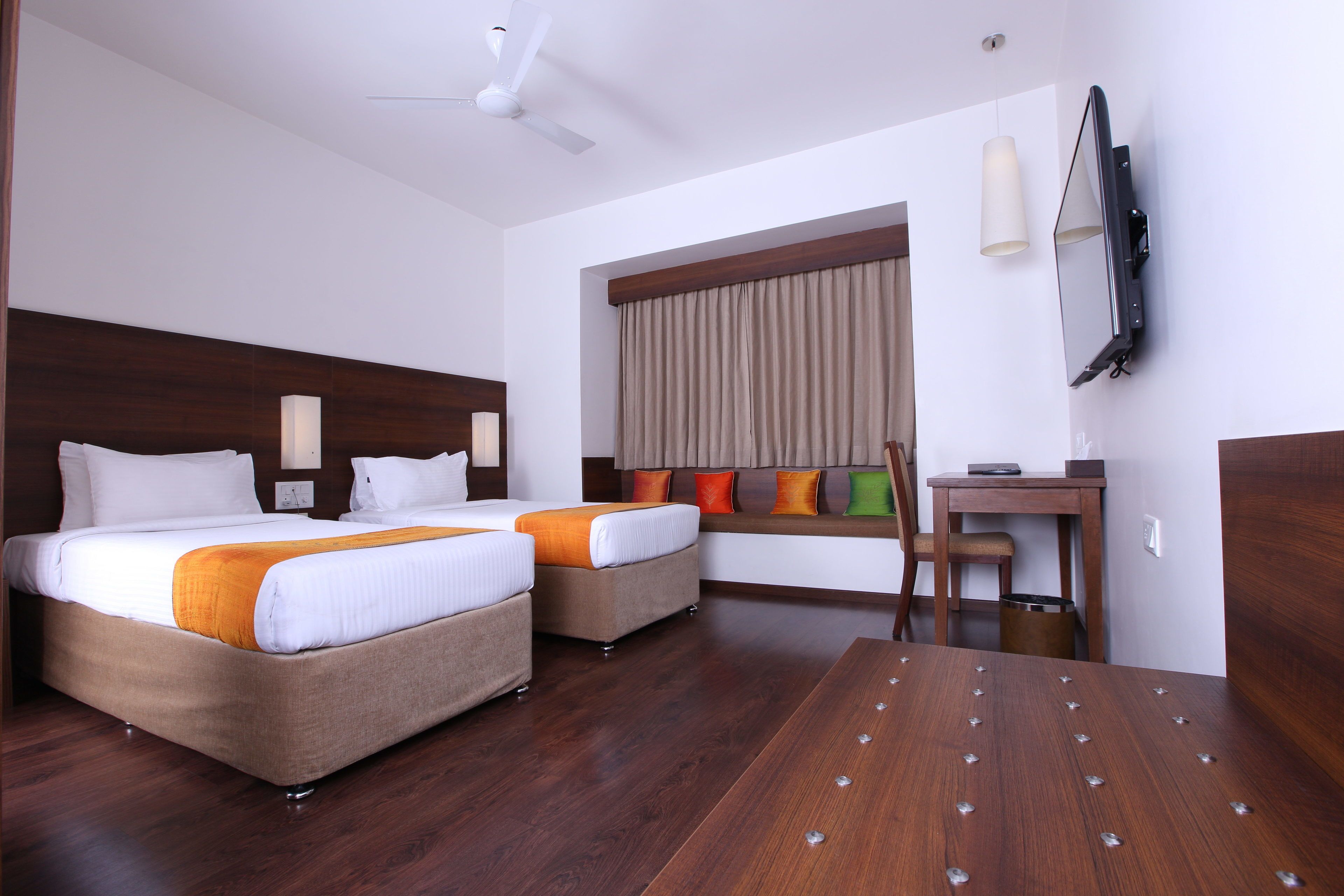 premium room, garden view | 1 bedroom, premium bedding, minibar, in-room safe