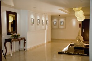 Lobby - Temple Tree Hotel (Bengaluru)