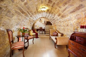 Reception - Archontiko - Old Town Suites (Rethymno)