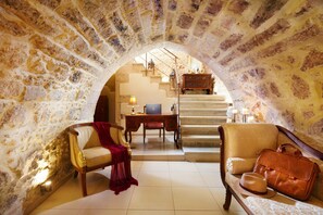 Reception - Archontiko - Old Town Suites (Rethymno)