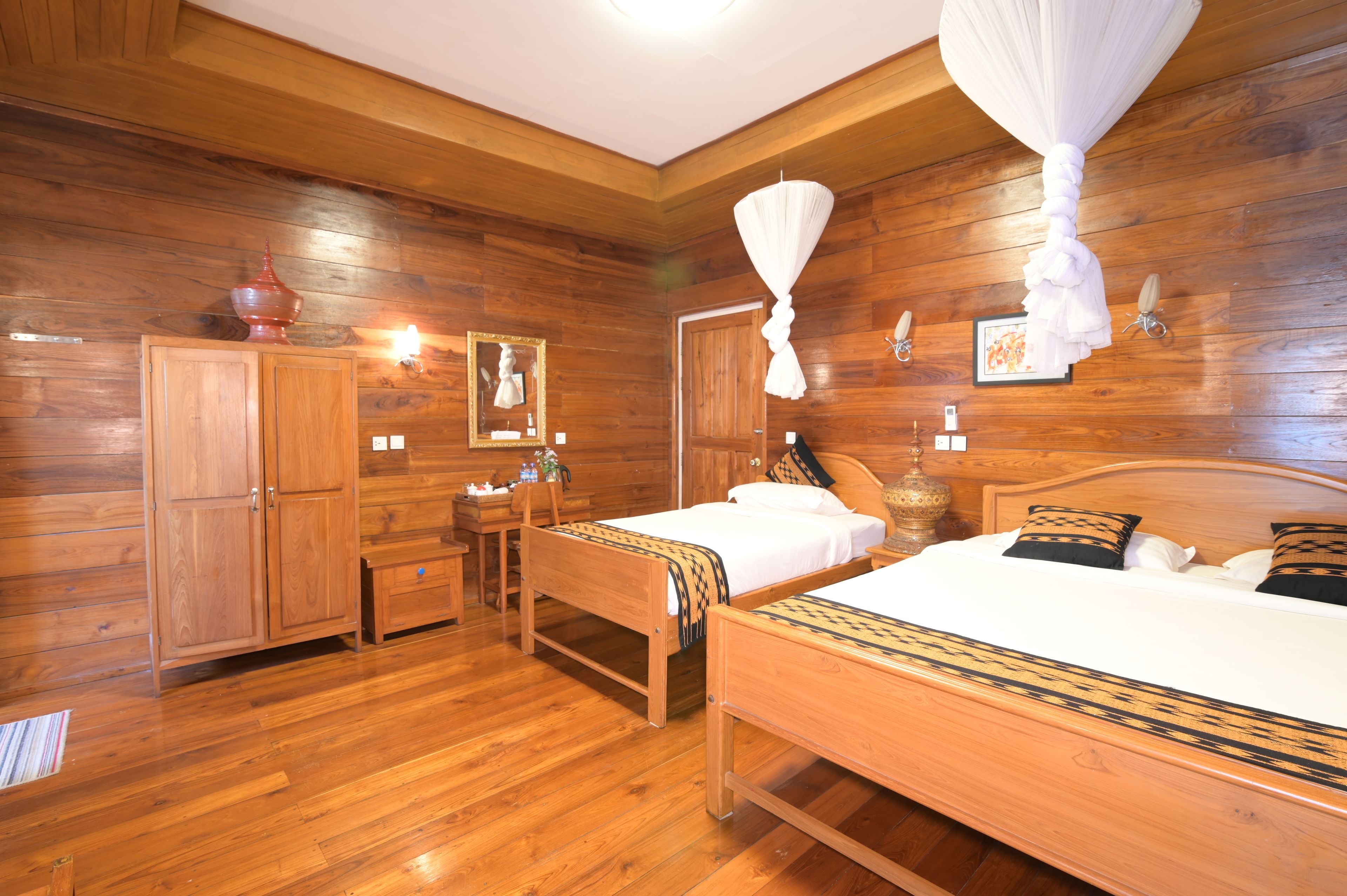 superior room | in-room safe, desk, rollaway beds, free wifi