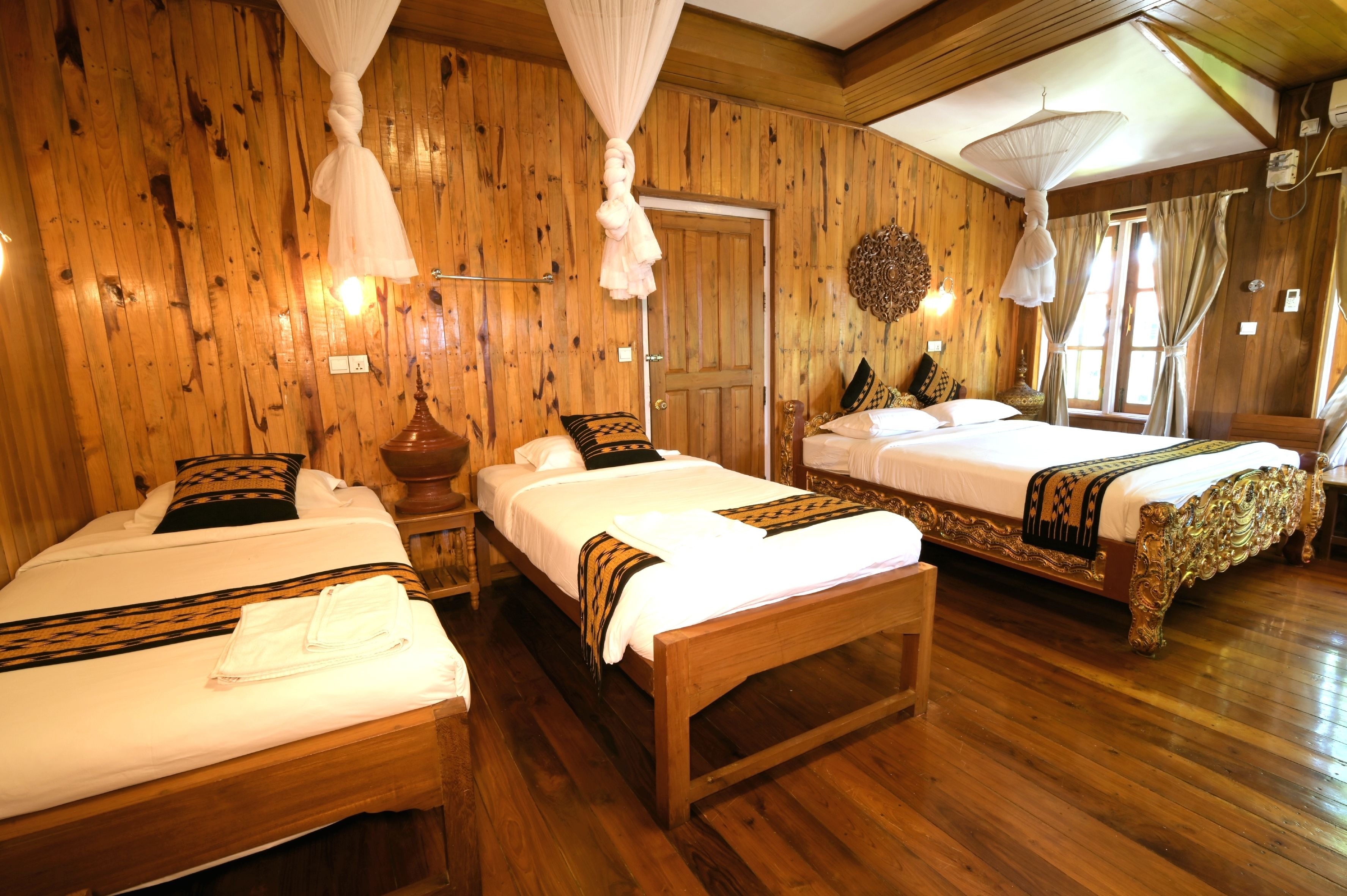 Deluxe Room | In-room safe, desk, rollaway beds, free WiFi