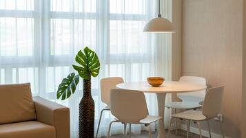 Premium studio | Dineerruimte
