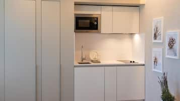 Fridge, microwave