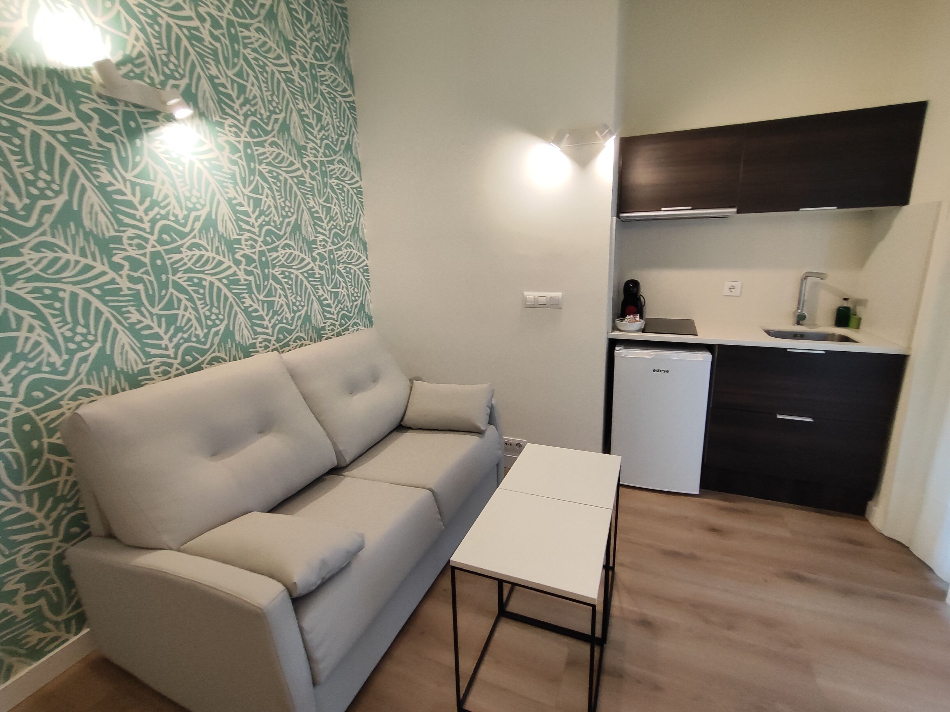 Appartement, 1 slaapkamer | Woonruimte | Een flatscreentelevisie