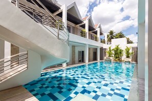 Outdoor pool - Winds Boutique Hotel (Angeles City)