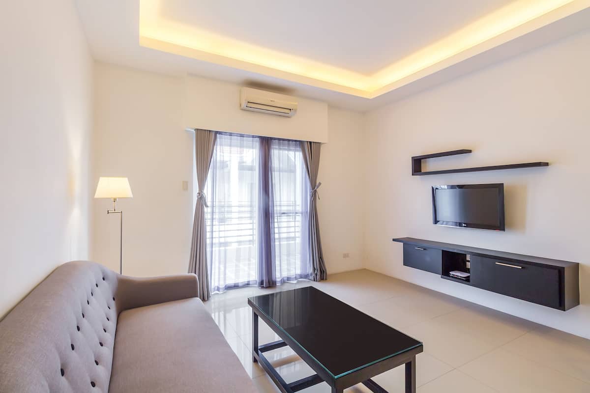 Suite, 1 Bedroom, Non Smoking (Habagat) | Ruang tamu