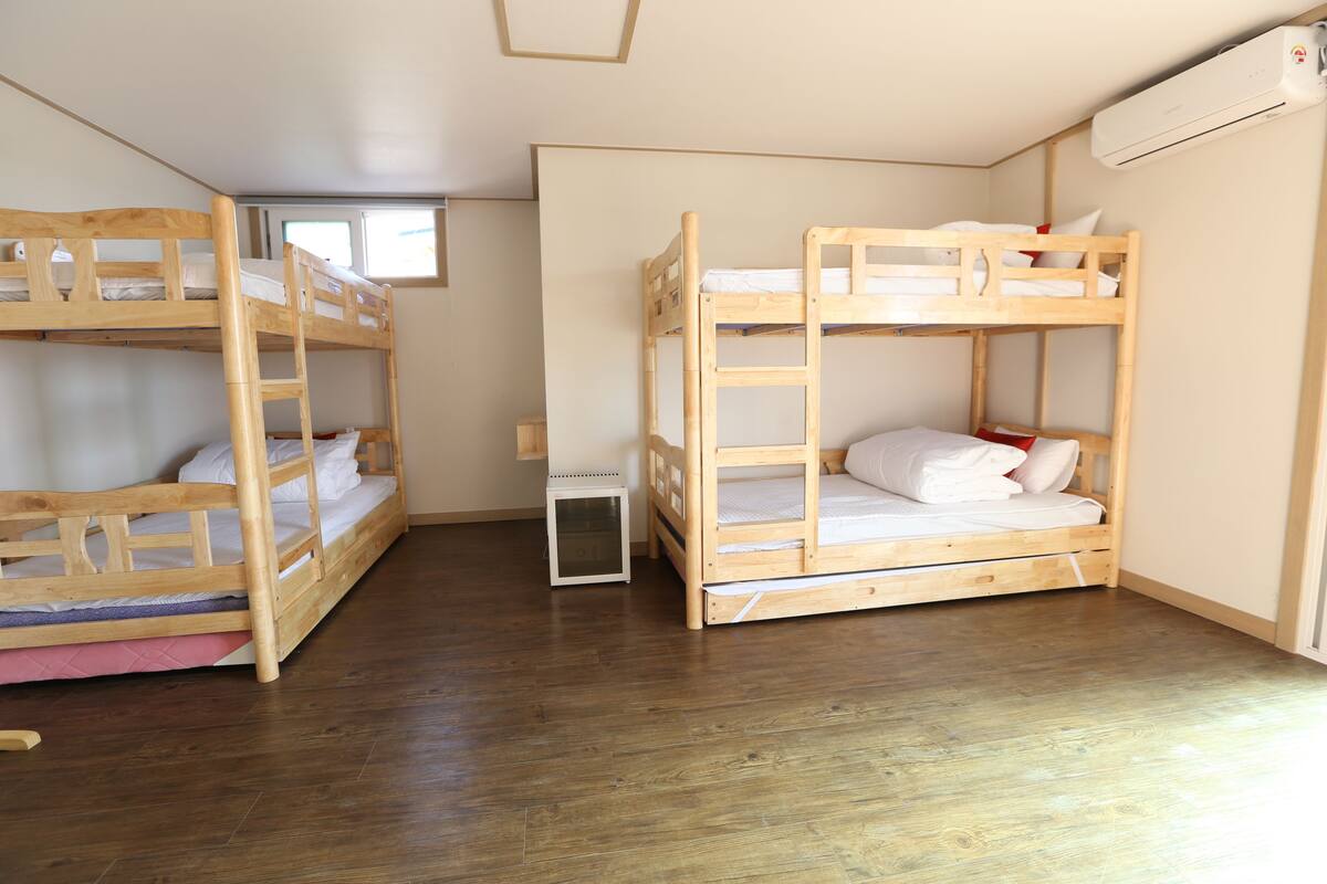 Family Room (Terrace) | WiFi (free)