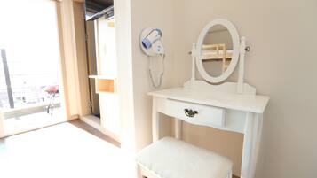 Kamar Keluarga (Terrace) | Ruang keluarga | TV LCD
