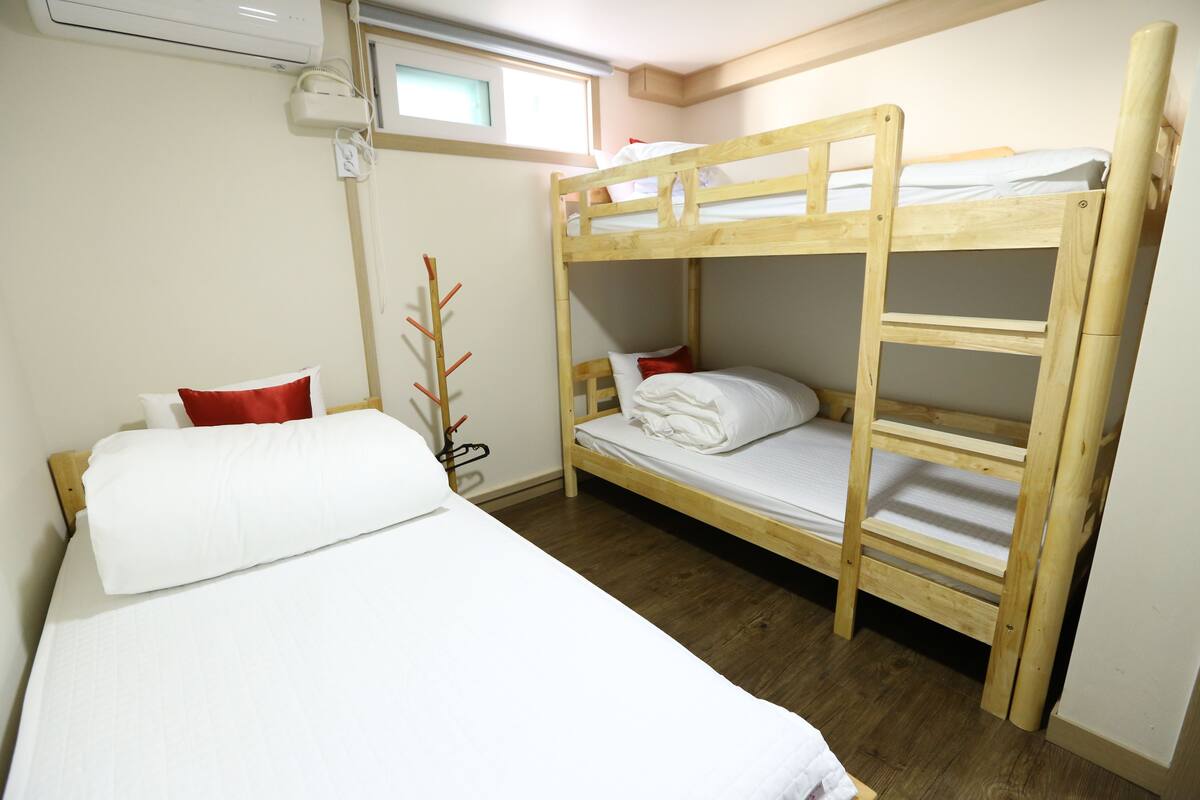 Triple Room (1 Bunk Bed, 1 Slide Bed) | WiFi (free)
