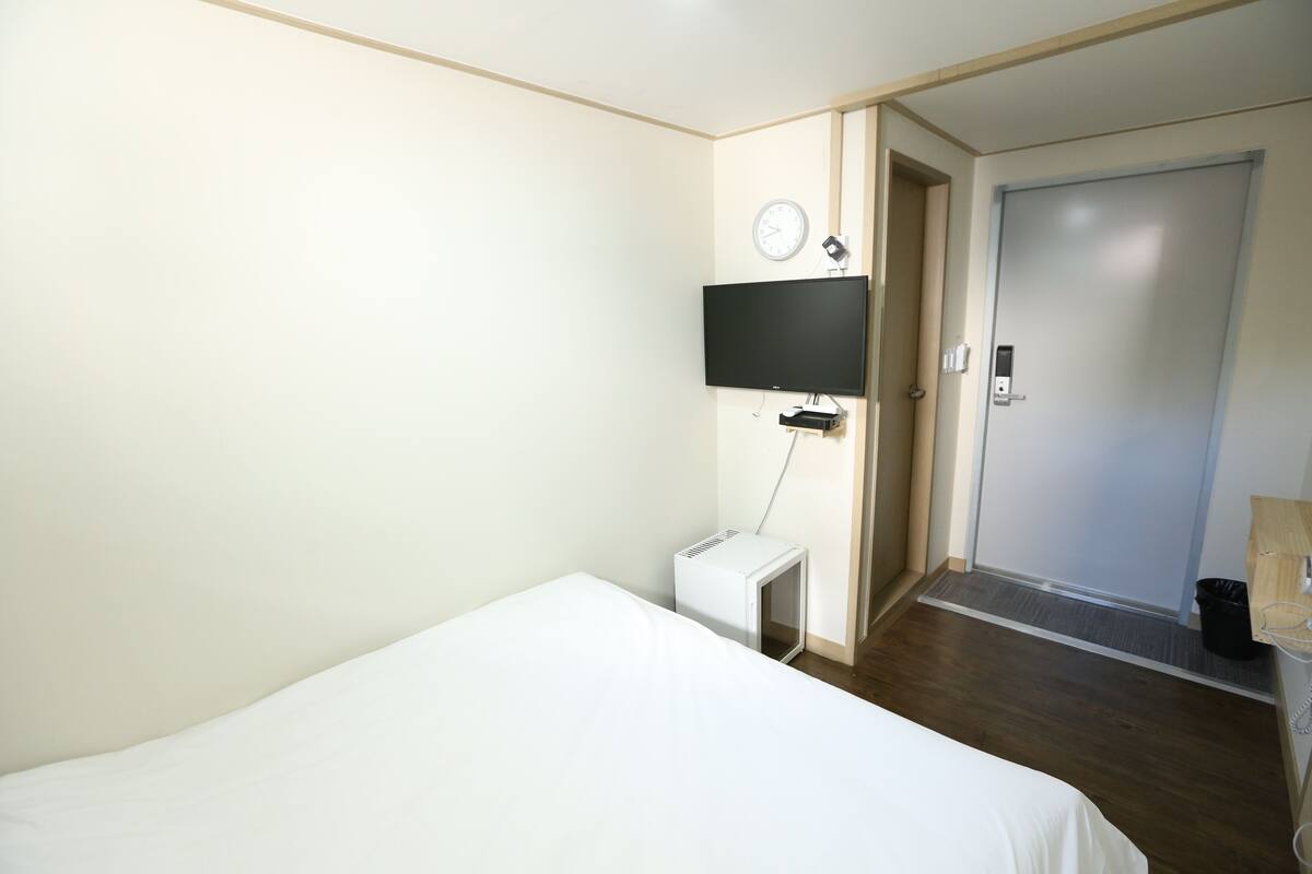Double Room | WiFi (free)