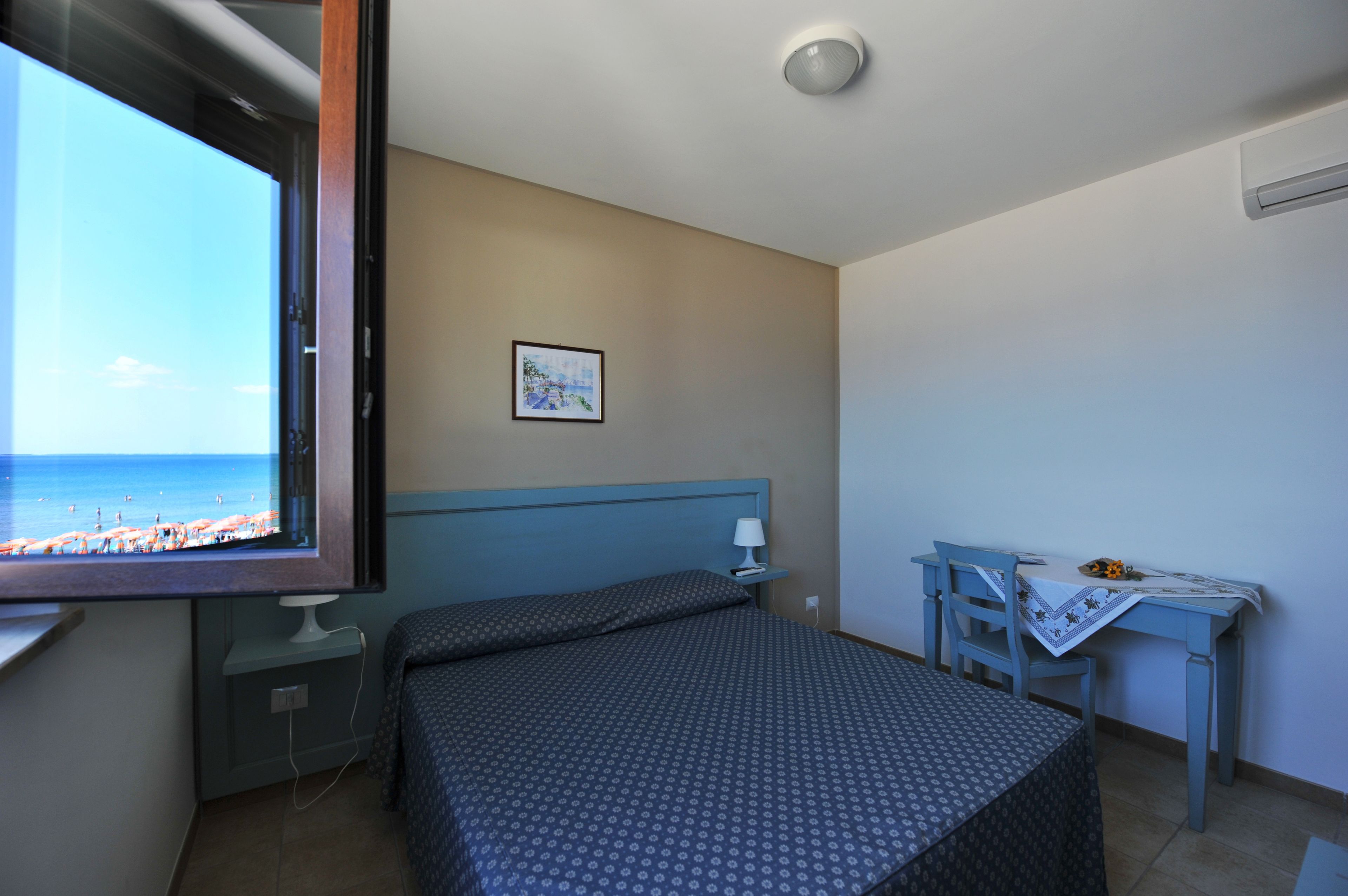 double room | 1 bedroom, premium bedding, desk, free wifi