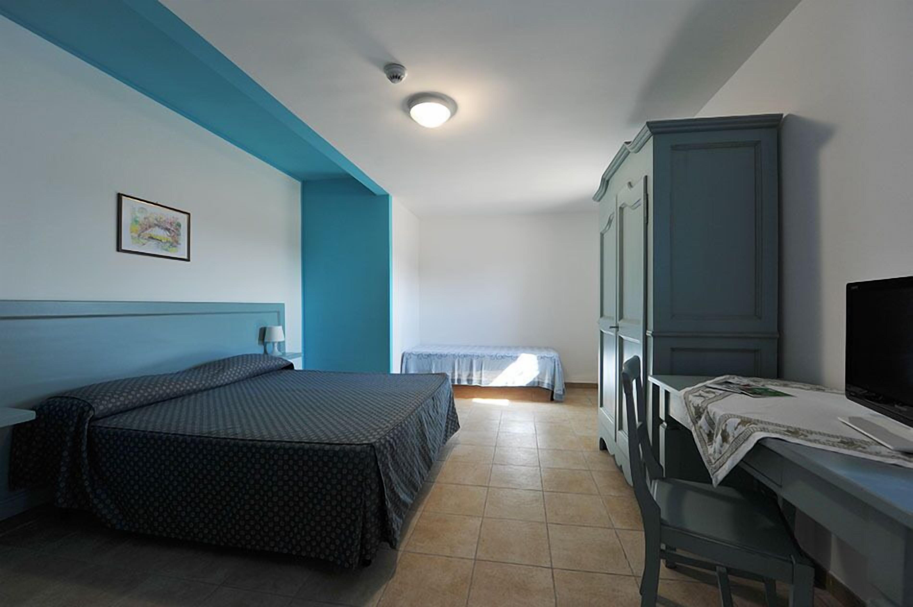 quadruple room | 1 bedroom, premium bedding, desk, free wifi