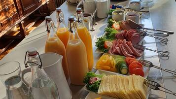 Desayuno bufé gratuito y diario