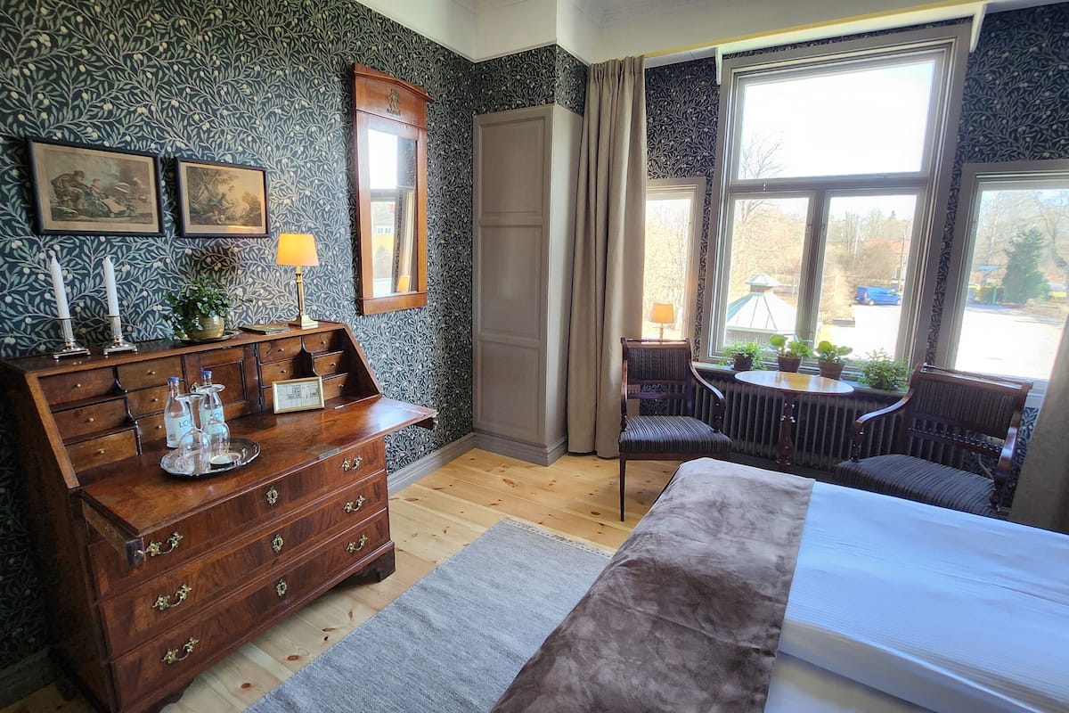 double or twin room | individually decorated, individually furnished, desk