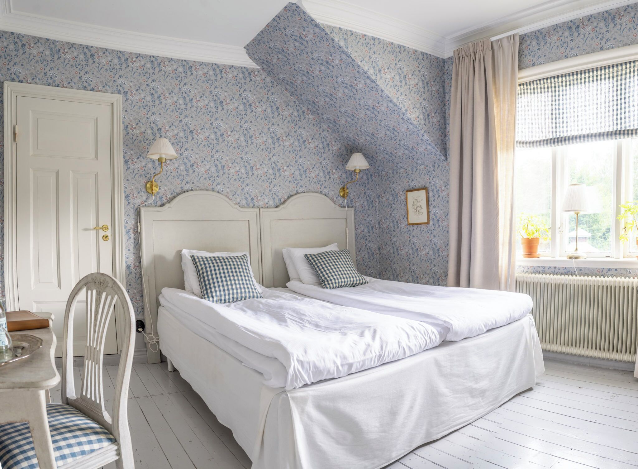 Double or Twin Room | Living area