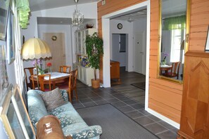 Lobby - Salpalinjan Hovi (Lappeenranta)