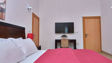 Standaard kamer | 1 slaapkamer, luxe beddengoed, een kluis op de kamer, een bureau