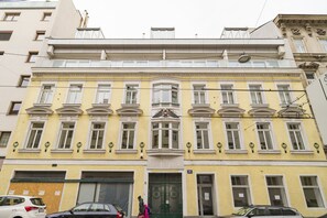 Building design - Kaiser Lofts by Welcome2vienna (Vienna)