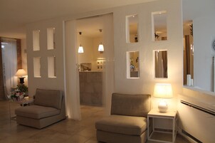 Check-in/check-out kiosk