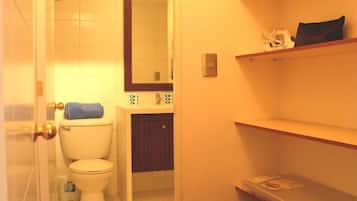 Apartment, 1 Bedroom | Bathroom