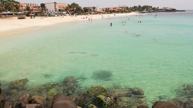 Beach nearby, white sand - Aparthotel Tropical (Sal)