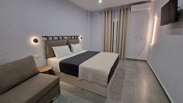 Double or Twin Room | Iron/ironing board, free WiFi, bed sheets