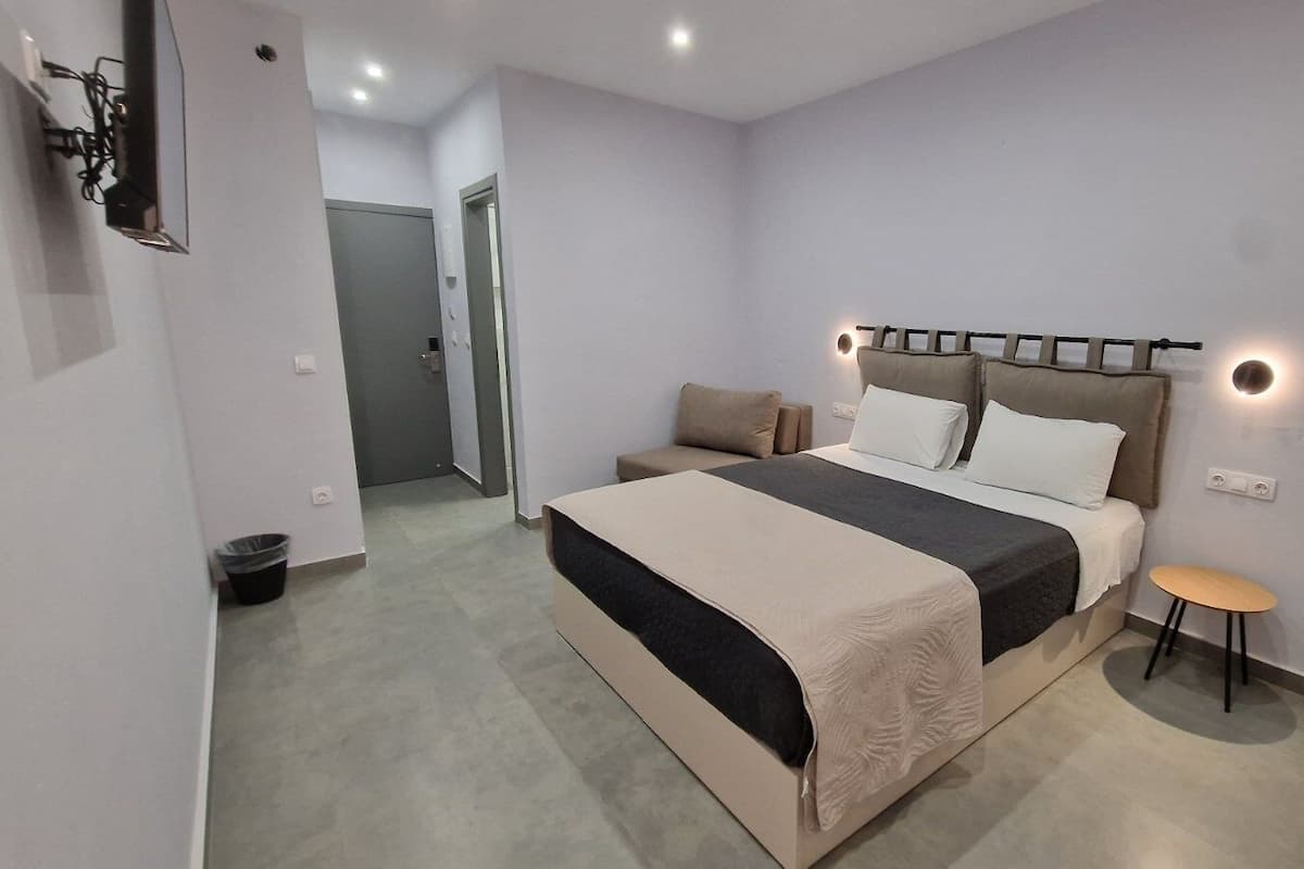 Doppel- oder Zweibettzimmer | Bügeleisen/Bügelbrett, kostenloses WLAN, Bettwäsche