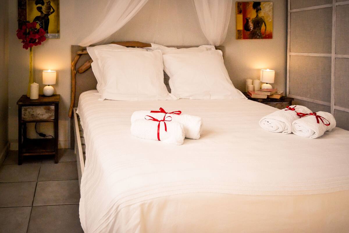 Premium Room, 1 Bedroom, Private Bathroom, Ocean View | Iron/ironing board, free WiFi, bed sheets