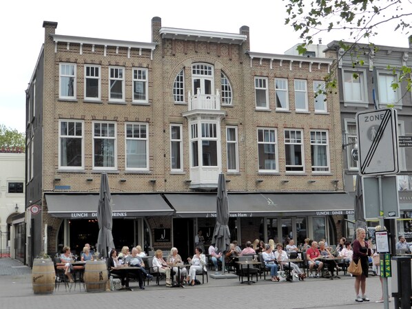 ด้านหน้าที่พัก