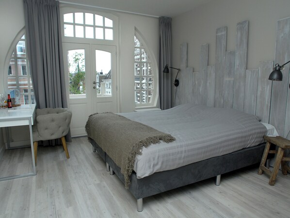 Desk, laptop workspace, soundproofing, iron/ironing board