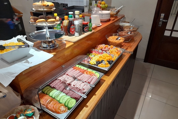 Free daily buffet breakfast