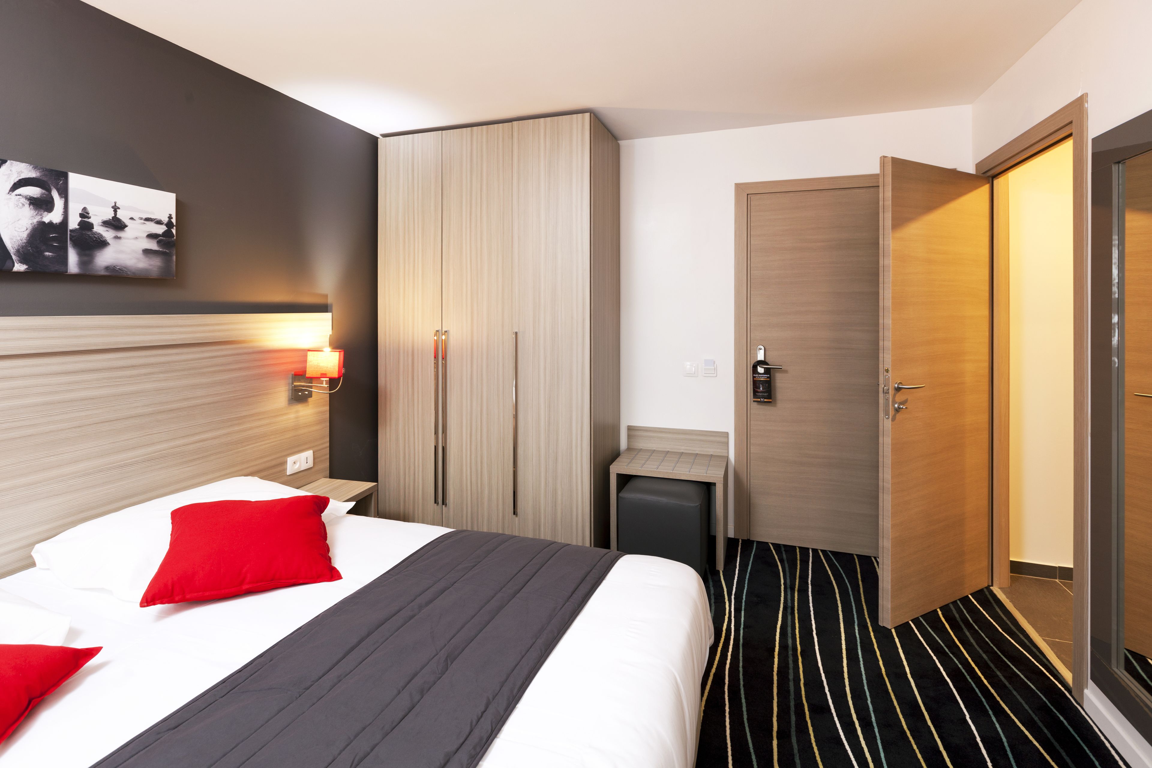 Photo - The Originals City, Marne-la-Vallée Est, Meaux ,GLASSY HOTEL