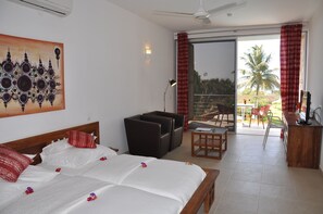 Double Room, Sea View | Minibar, in-room safe, desk, blackout curtains